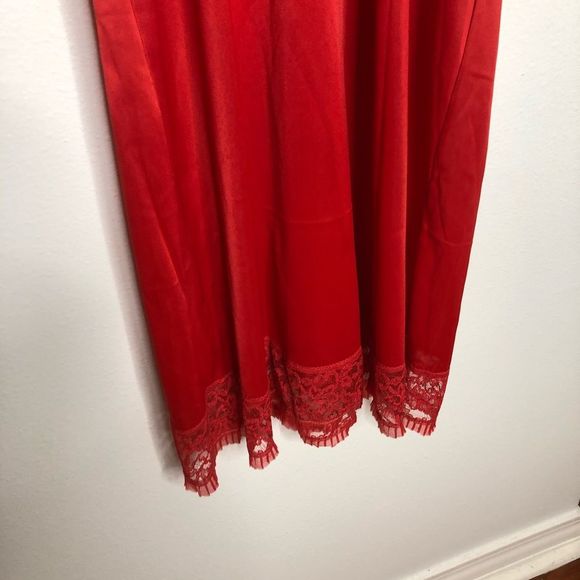 Vintage Verona Lingerie Cherry Red Lace Slip Sz 32 - Picture 4 of 4
